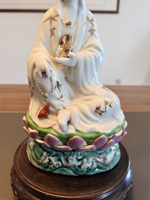 古玩陶瓷民國白釉粉彩觀音菩薩造像拍賣，當(dāng)前價(jià)格388元