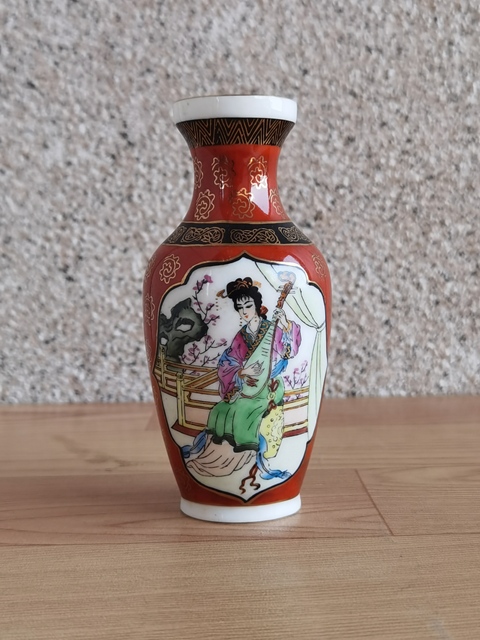 古玩陶瓷琵琶女彩瓷瓶拍賣,當(dāng)前價(jià)格120元