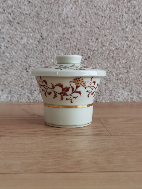 古玩陶瓷花卉紋蓋杯拍賣,當前價格168元
