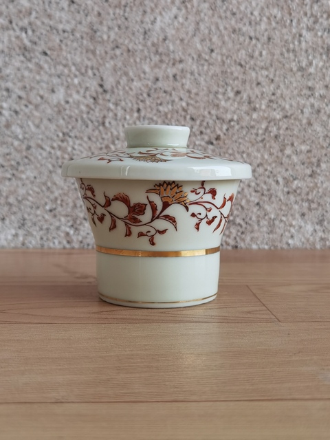 古玩陶瓷花卉紋蓋杯拍賣,當前價格168元