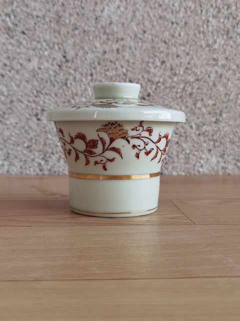 古玩陶瓷花卉紋蓋杯拍賣,當前價格168元