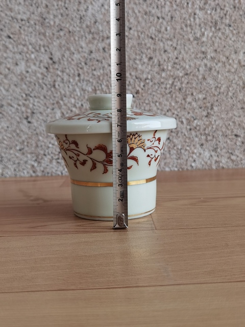 古玩陶瓷花卉紋蓋杯拍賣,當前價格168元