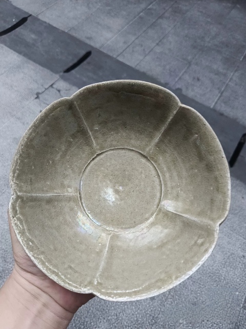 古玩陶瓷青釉花口碗真品鑒賞圖