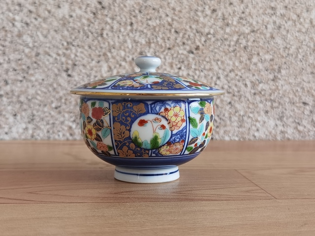 古玩陶瓷花卉紋蓋杯拍賣,當前價格220元