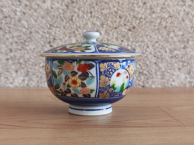古玩陶瓷花卉紋蓋杯拍賣,當前價格220元