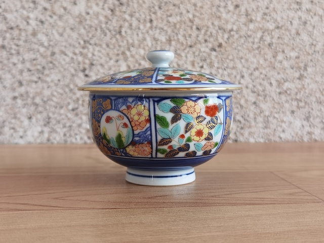 古玩陶瓷花卉紋蓋杯拍賣,當前價格220元
