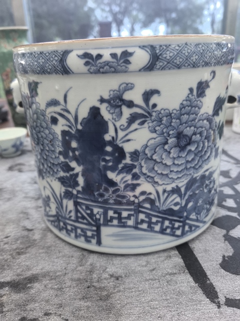 古玩陶瓷青花罐真品鑒賞圖