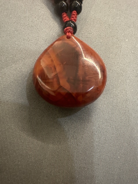 古玩玉器南紅瑪瑙吊墜真品鑒賞圖