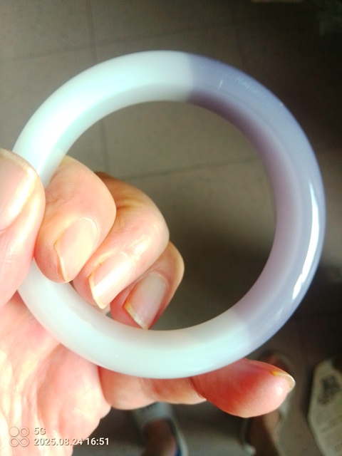古玩玉器“乳化玻璃”手鐲真品鑒賞圖