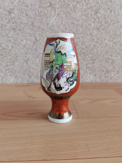古玩陶瓷琵琶女彩瓷瓶拍賣,當(dāng)前價(jià)格120元
