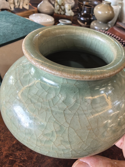 古玩陶瓷元末明初龍泉窯小罐真品鑒賞圖