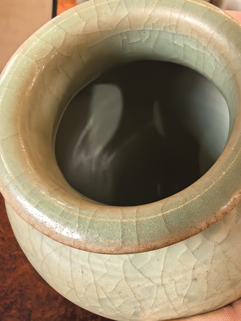 古玩陶瓷元末明初龍泉窯小罐真品鑒賞圖