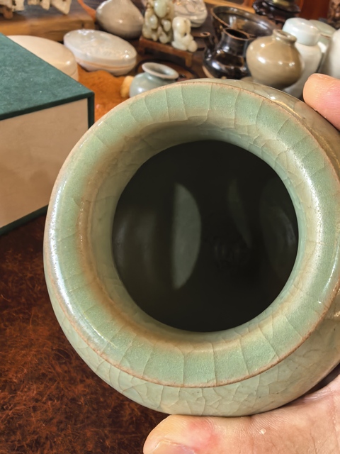 古玩陶瓷元末明初龍泉窯小罐真品鑒賞圖