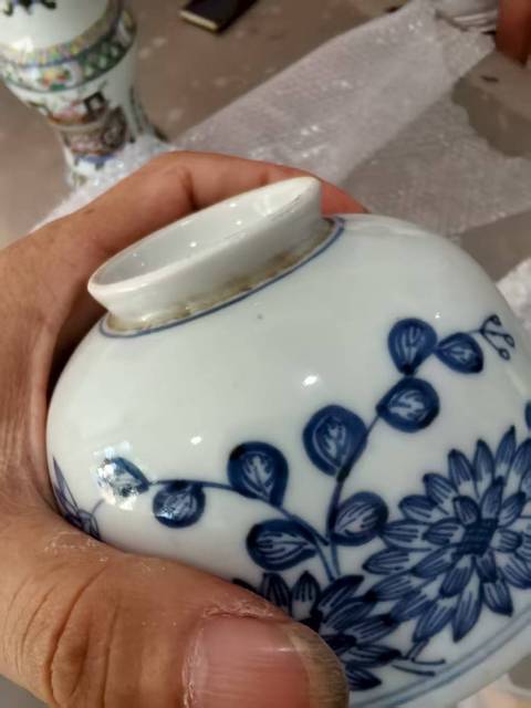 古玩陶瓷青花淡描花卉紋茶碗真品鑒賞圖