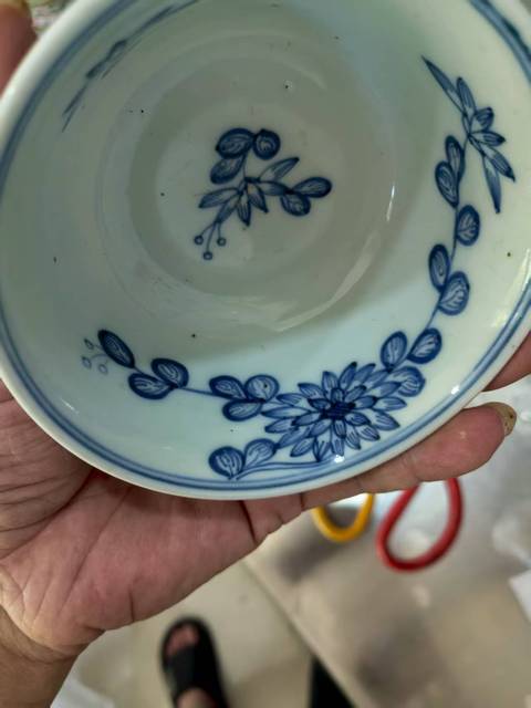 古玩陶瓷青花淡描花卉紋茶碗真品鑒賞圖