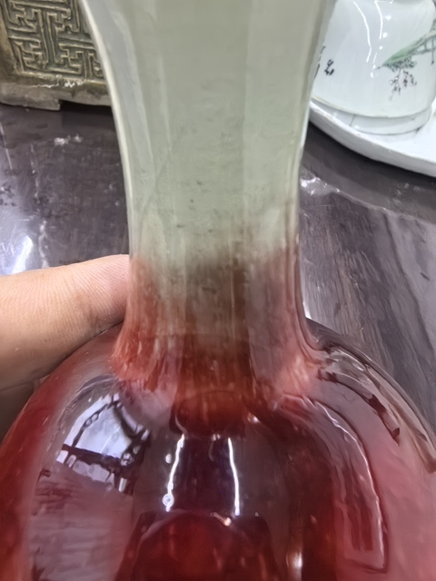 古玩陶瓷晚清郎紅釉瓶真品鑒賞圖