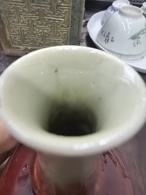 古玩陶瓷晚清郎紅釉瓶真品鑒賞圖