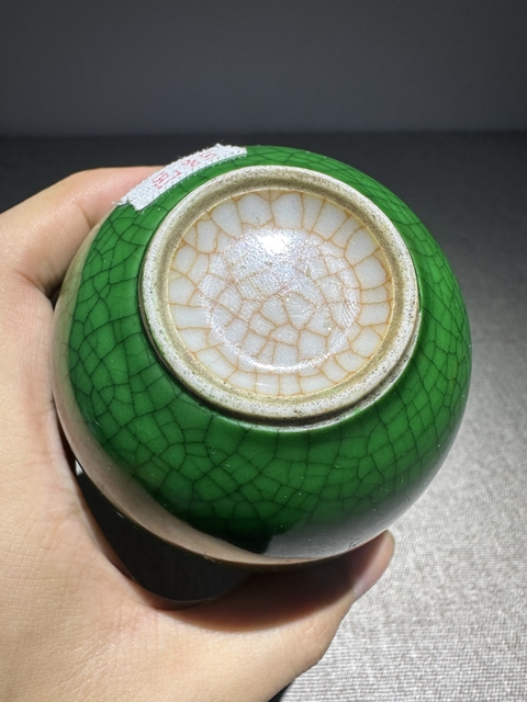 古玩陶瓷綠哥釉杯真品鑒賞圖