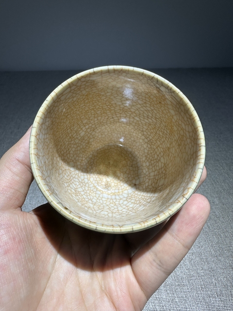 古玩陶瓷綠哥釉杯真品鑒賞圖