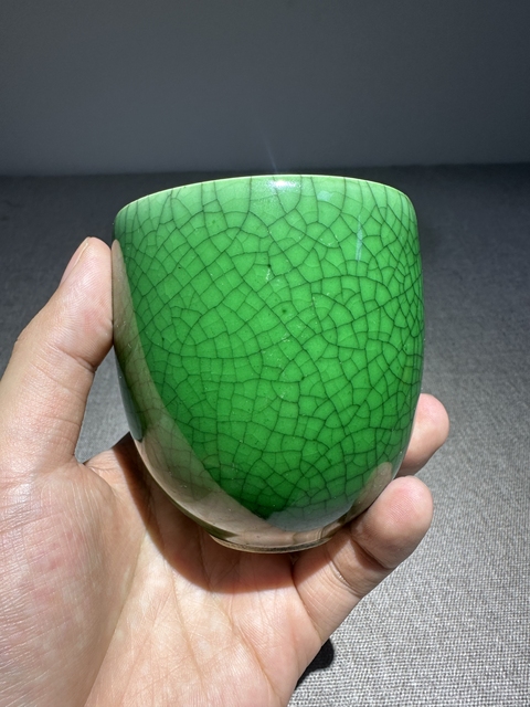 古玩陶瓷綠哥釉杯真品鑒賞圖