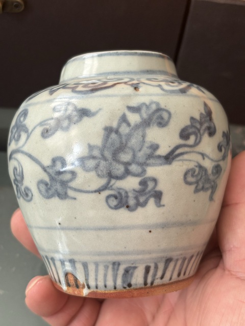 古玩陶瓷青花花卉紋蓋罐真品鑒賞圖