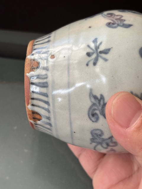 古玩陶瓷青花花卉紋蓋罐真品鑒賞圖