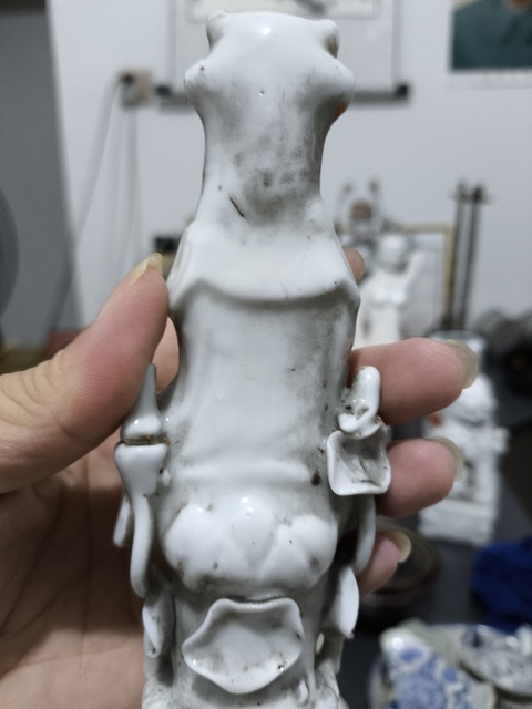古玩陶瓷民國時期德化窯白釉觀音塑像真品鑒賞圖