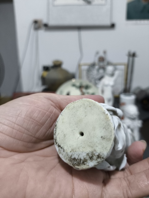 古玩陶瓷民國時期德化窯白釉觀音塑像真品鑒賞圖
