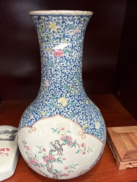 古玩陶瓷花鳥紋粉彩瓶真品鑒賞圖