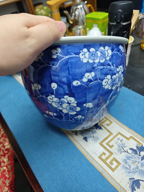 古玩陶瓷青花留白冰梅紋缸拍賣,當(dāng)前價(jià)格2800元