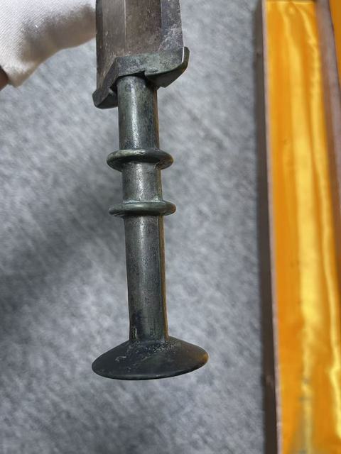 古玩銅器竹節柄青銅劍真品鑒賞圖