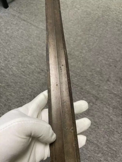 古玩銅器竹節柄青銅劍真品鑒賞圖