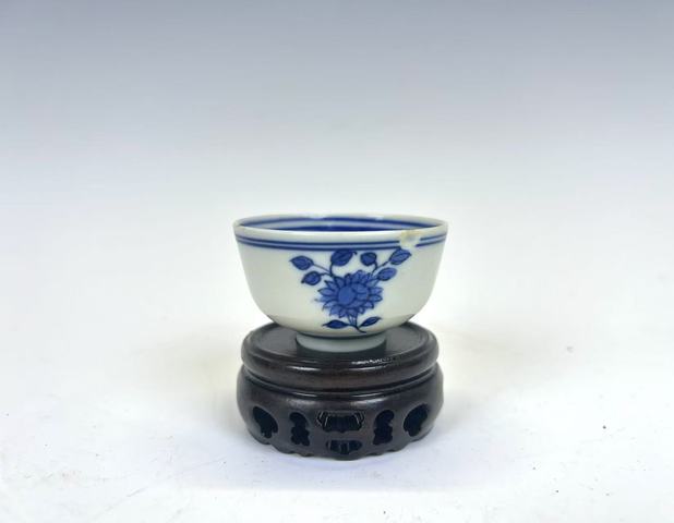 古玩陶瓷清中早期·青花花卉杯拍賣,當(dāng)前價格99元