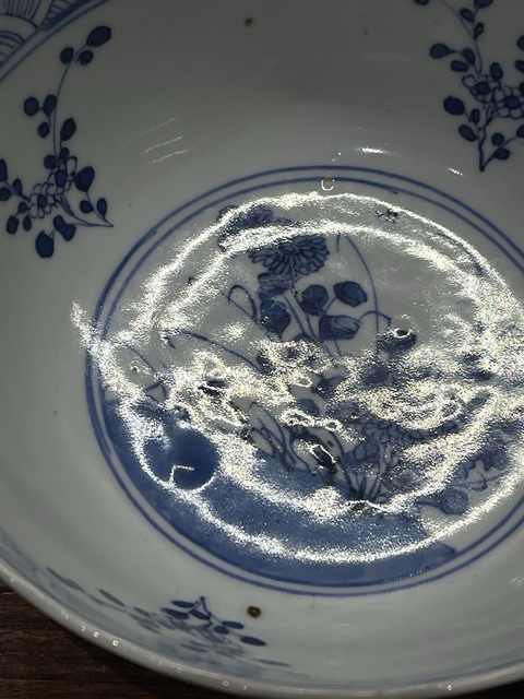 古玩陶瓷青花開(kāi)窗花卉紋碗真品鑒賞圖