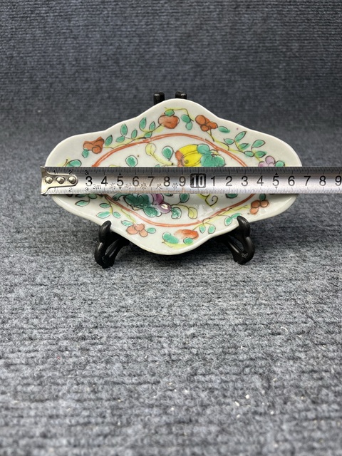 古玩陶瓷粉彩花卉紋小供盤真品鑒賞圖