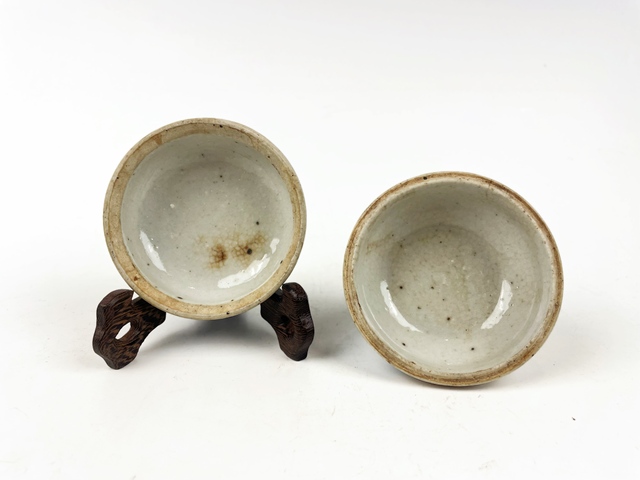 古玩陶瓷清晚期·哥釉青花山水人物垂釣蓋盒拍賣,當前價格752元
