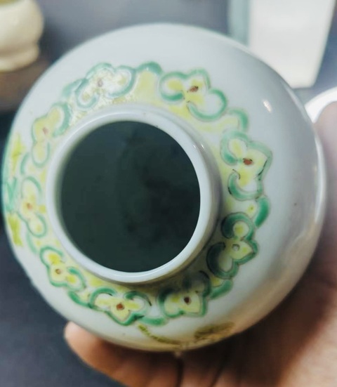 古玩陶瓷仕女嬰戲紋罐真品鑒賞圖