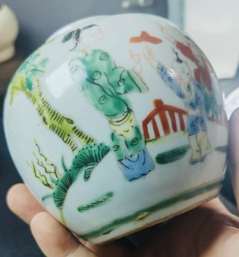 古玩陶瓷仕女嬰戲紋罐真品鑒賞圖
