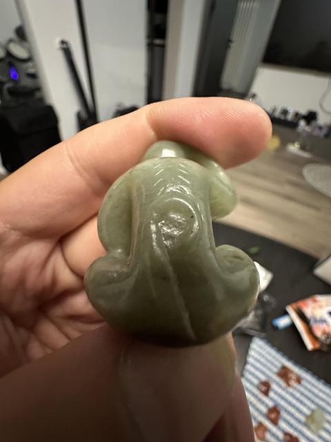 古玩玉器和田玉雕“靈猴獻(xiàn)壽”把件真品鑒賞圖