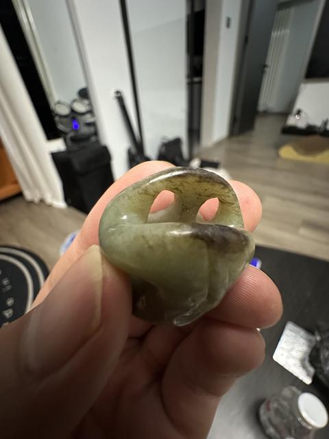 古玩玉器和田玉雕“靈猴獻(xiàn)壽”把件真品鑒賞圖