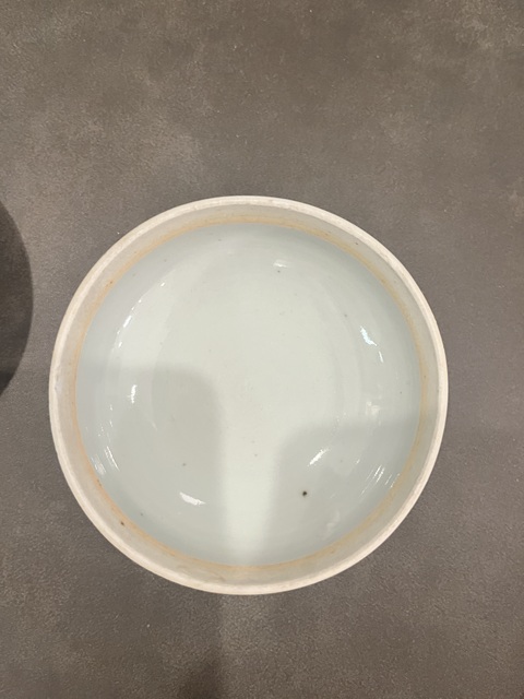 古玩陶瓷青花纏枝喜字紋蓋盒真品鑒賞圖