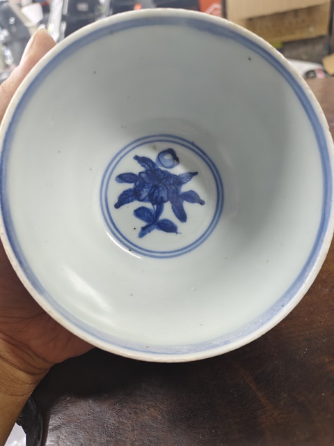 古玩陶瓷明晚期 青花花卉紋碗真品鑒賞圖