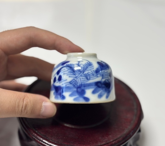 古玩陶瓷山水紋青花水盂真品鑒賞圖