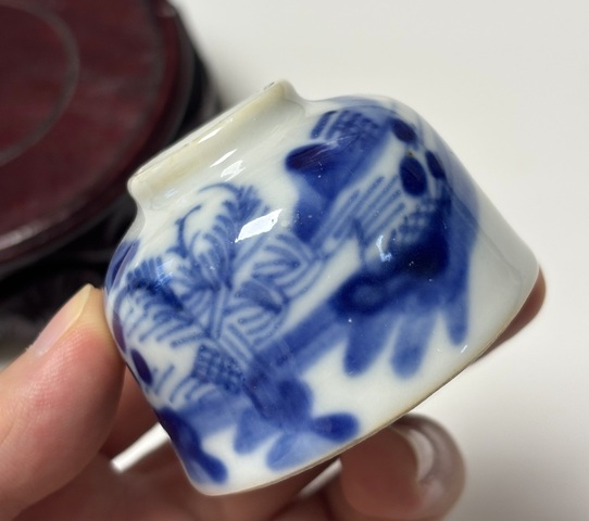 古玩陶瓷山水紋青花水盂真品鑒賞圖