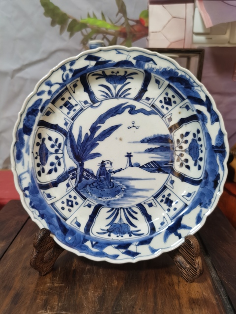 古玩陶瓷日本明治青花山水人物盤真品鑒賞圖