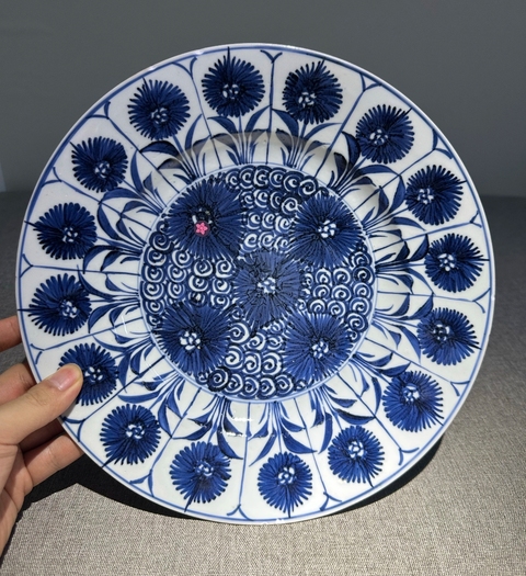 古玩陶瓷青花花卉紋盤真品鑒賞圖