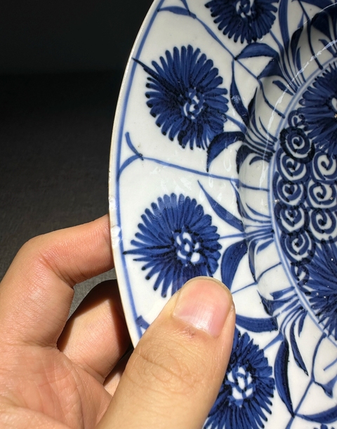 古玩陶瓷青花花卉紋盤真品鑒賞圖