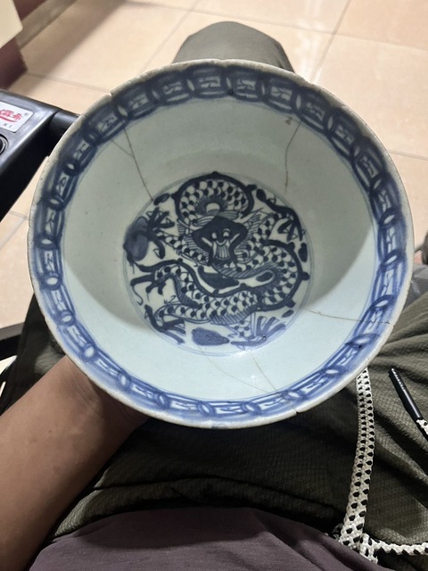 古玩陶瓷八蠻進寶青花碗真品鑒賞圖