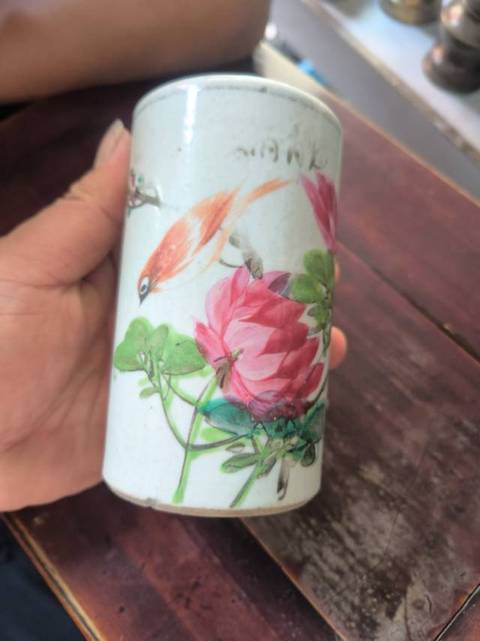 古玩陶瓷粉彩花鳥筆筒真品鑒賞圖