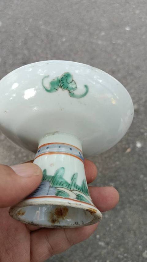 古玩陶瓷粉彩高足供蝶真品鑒賞圖